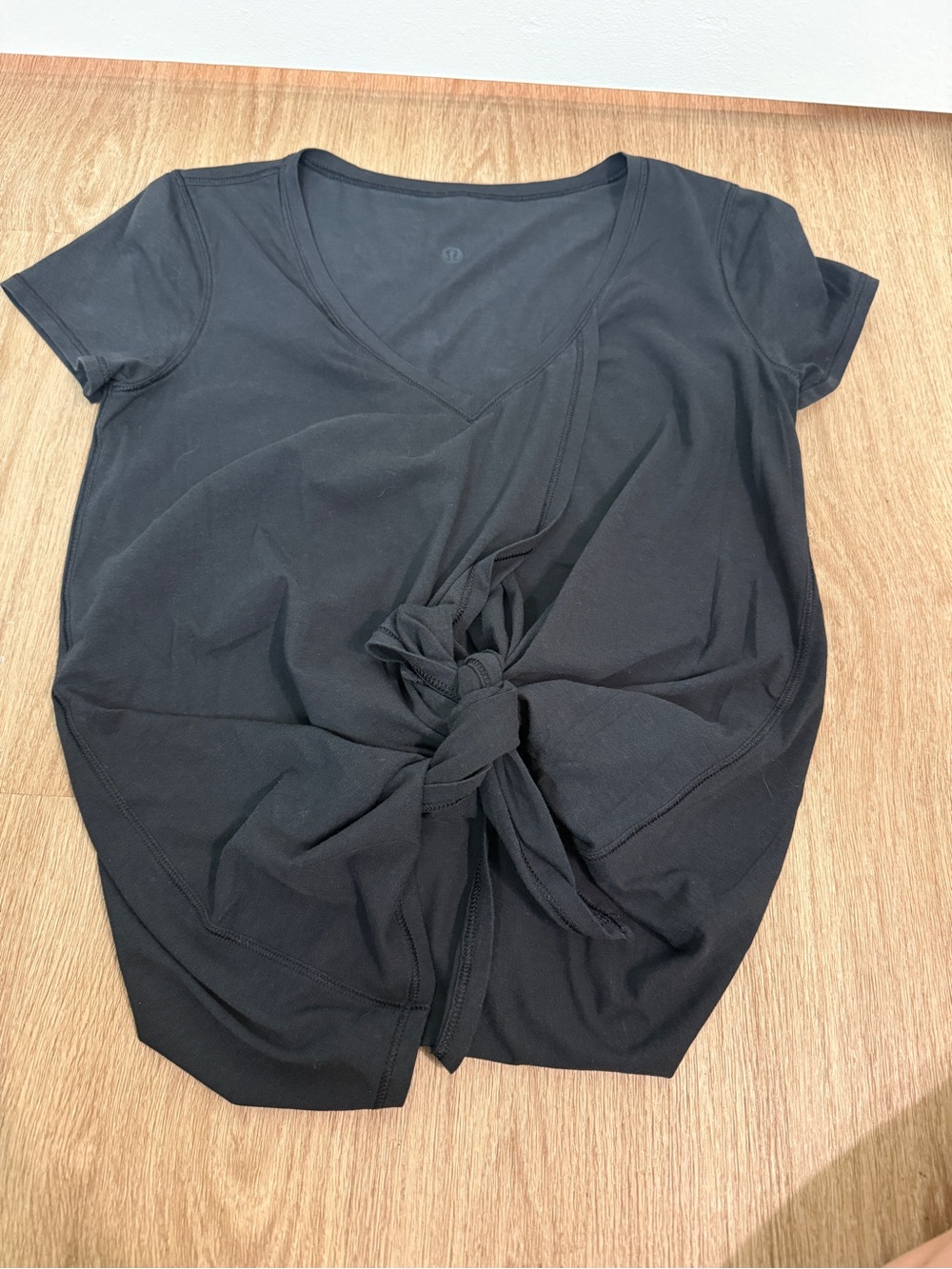 Never worn lululemon athletica Black Short-Sleeve Tie-Front V-Neck Top size 4